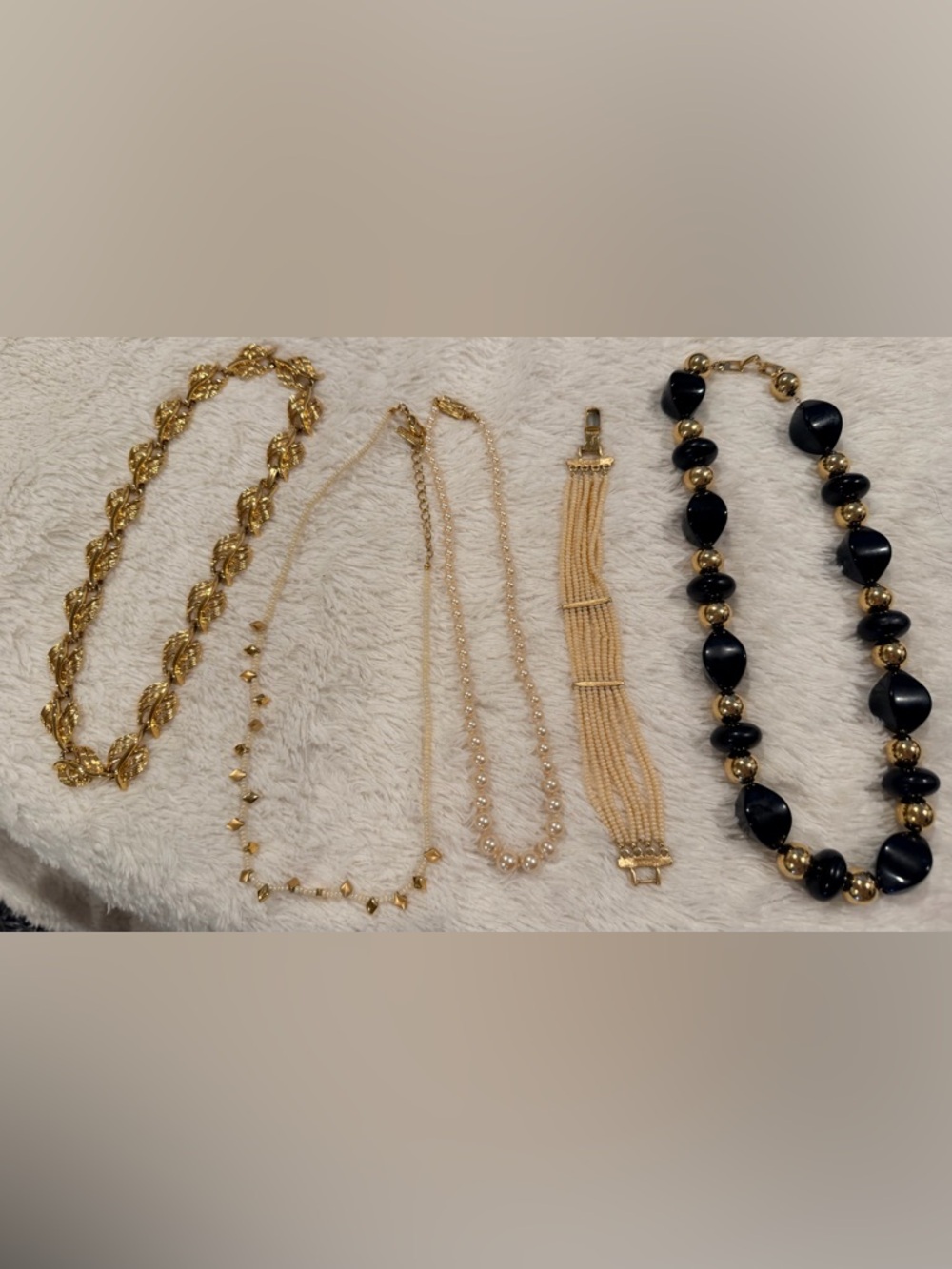 Bundle of 5 vintage Napier jewelry items beads, pearls, seed beads, gold metal